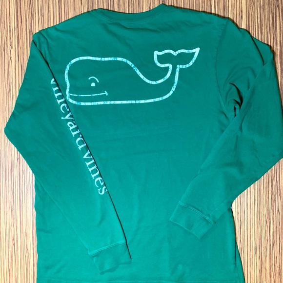 VINEYARD VINES Vintage Whale Long Sleeve Pocket Tee - Picture 3 of 3